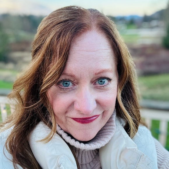 Meet your Posher, Erin - Picture 1 of 1